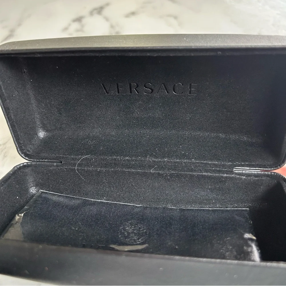 💯 authentic Versace sunglasses - Picture 8 of 10